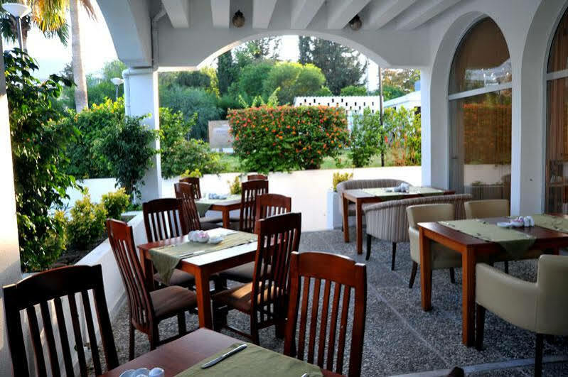 Uptown Bueyuek Anadolu Girne Hotel 외부 사진